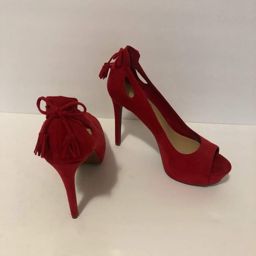 Shoes - Picture 2 of 4